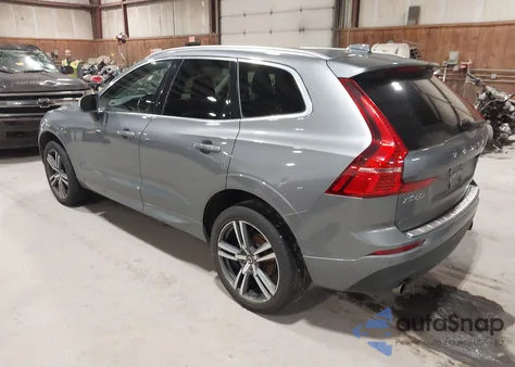 2021 Volvo Xc60 T5 Momentum z USA, uszkodzony, nr VIN YV4102RK3M1822289